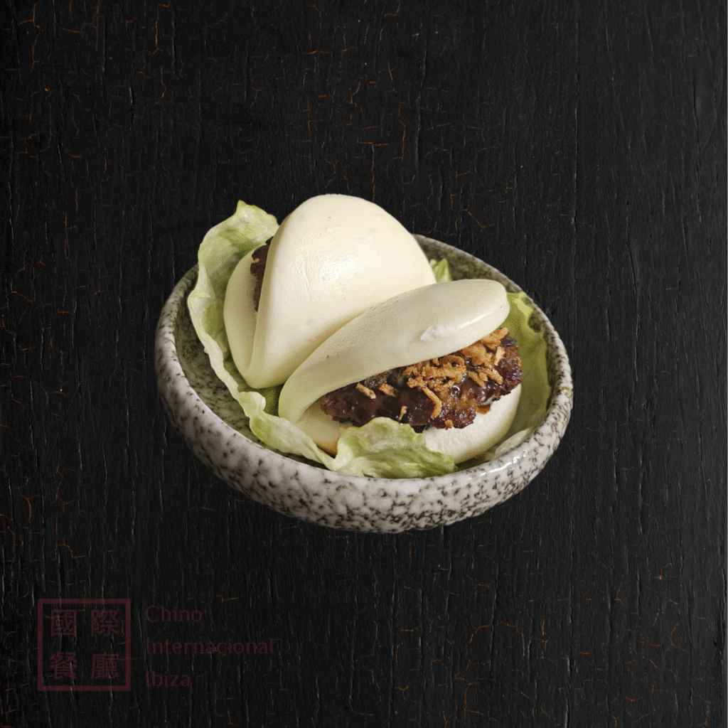 Pan bao con mini burger de pato